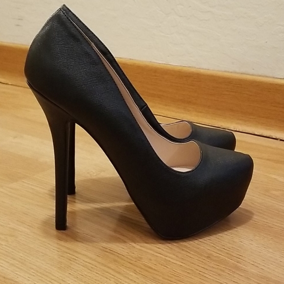 💎2 for $25💎 Black Embossed Stiletto Pump - Picture 3 of 11
